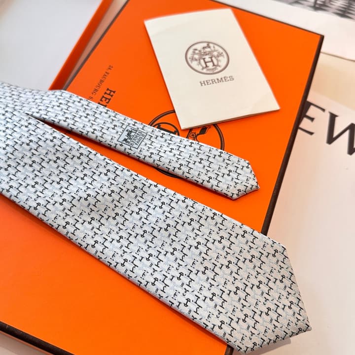 Hermès Men's H-Logo Silk Tie in Black