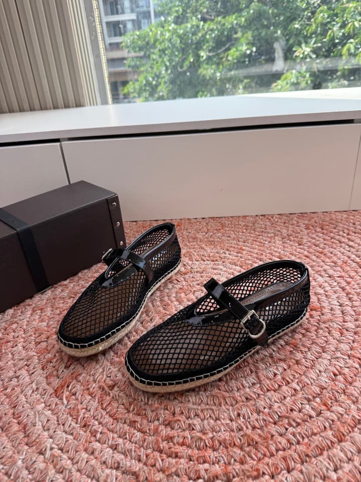 Alaïa Woven Fishnet Mules – 2026 Spring/Summer Collection in Beige