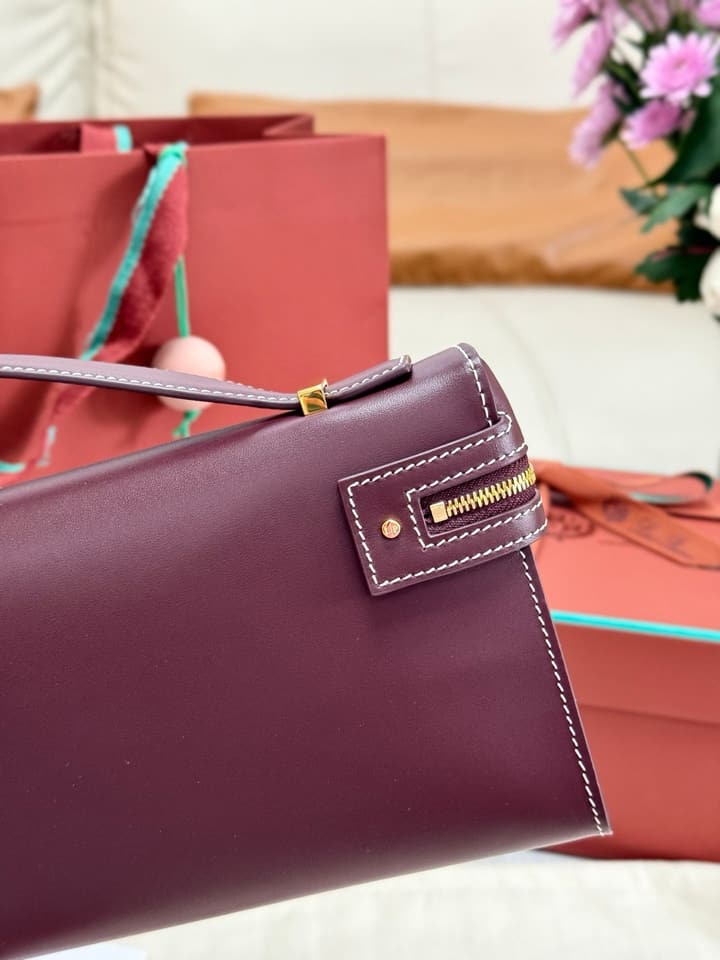Loro Piana Extra Clutch L29 Handbag in Deep Maroon Leather Clutch