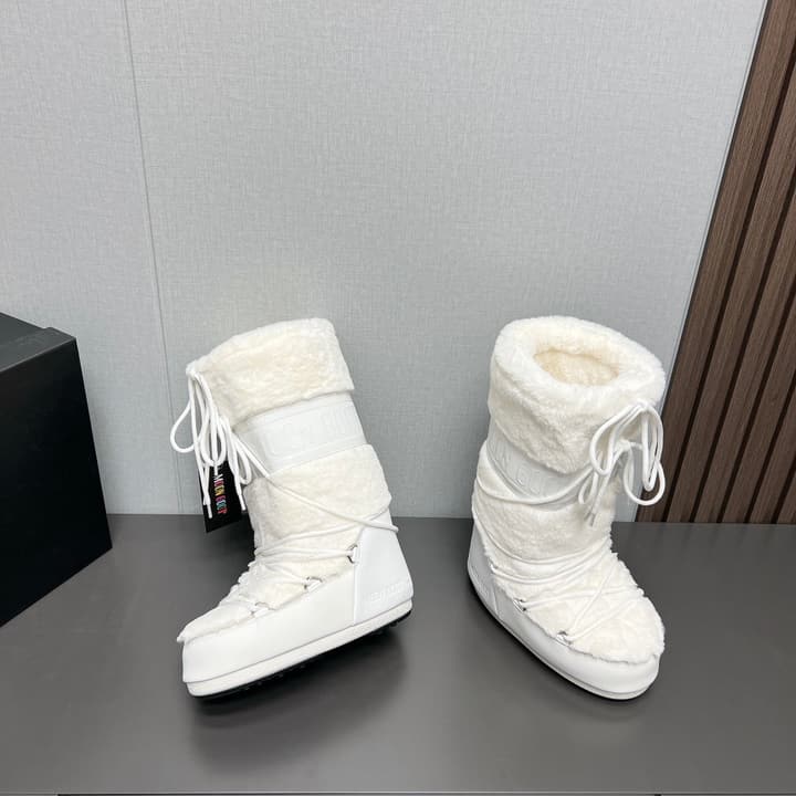 Moon Boot Fluffy Y2K Snow Boots – 2024FW in Black