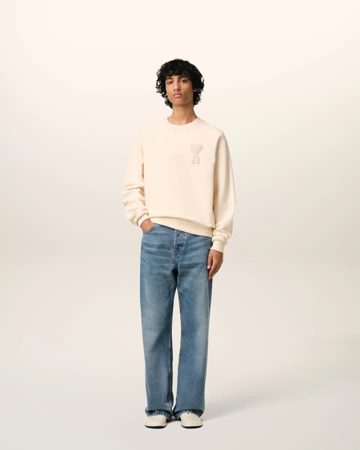 AMI Paris Ami de Coeur Raglan Crewneck Sweatshirt – 25FW in Apricot With Clear Heart