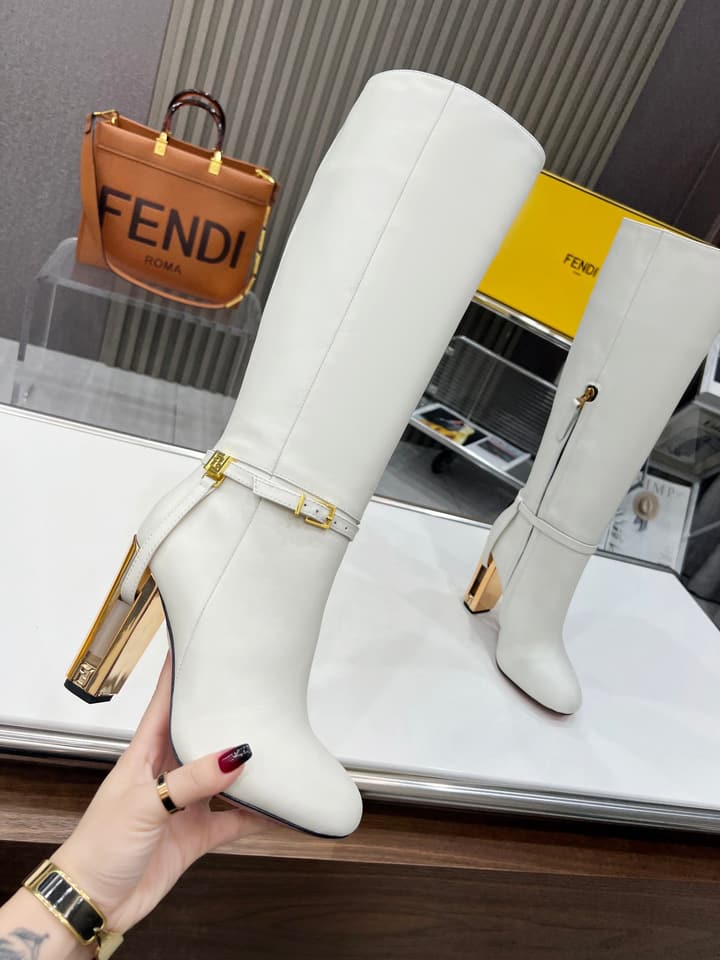 Fendi Delfina Runway Round Toe Boots in Black Leather Boots