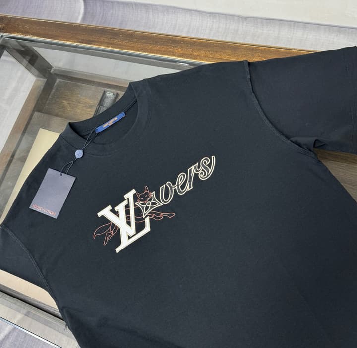 Louis Vuitton Embroidered Logo Oversized T-Shirt – Summer Collection – 26SS in Apricot Colorful LV Lovers