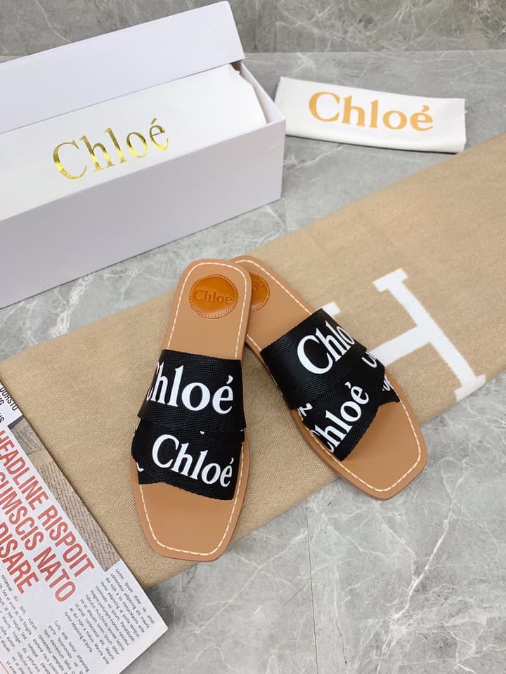 Chloé Cross-Woven Roman Sandals