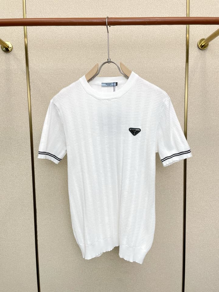 Prada Men's Casual Short-Sleeve T-Shirt in Black