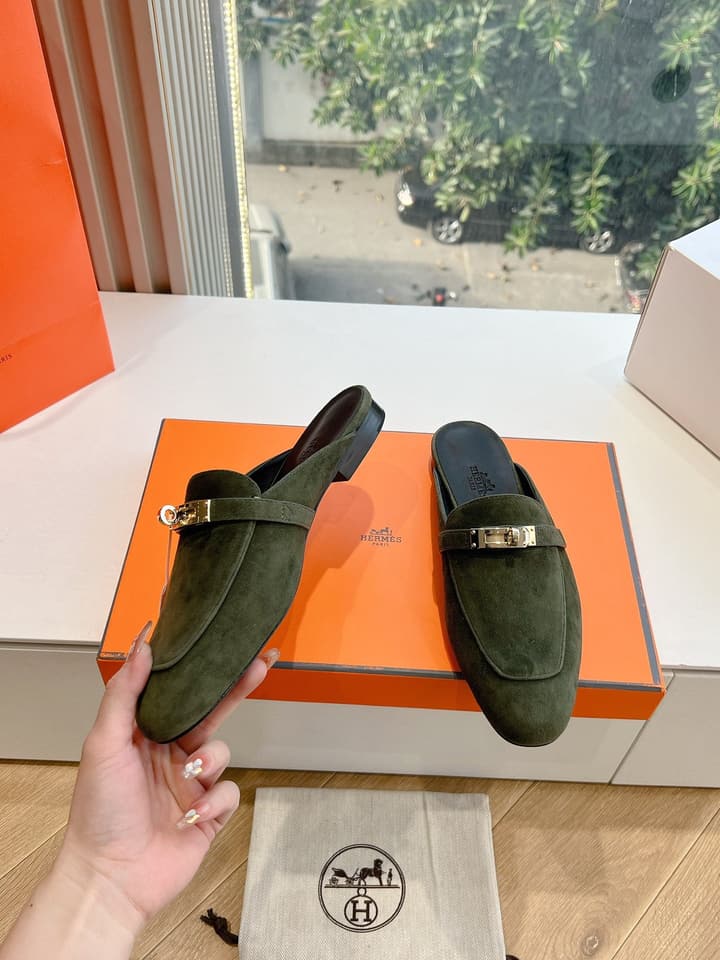 Hermès Mules Loafers – 2025 Spring/Autumn Collection in Dark Green Suede