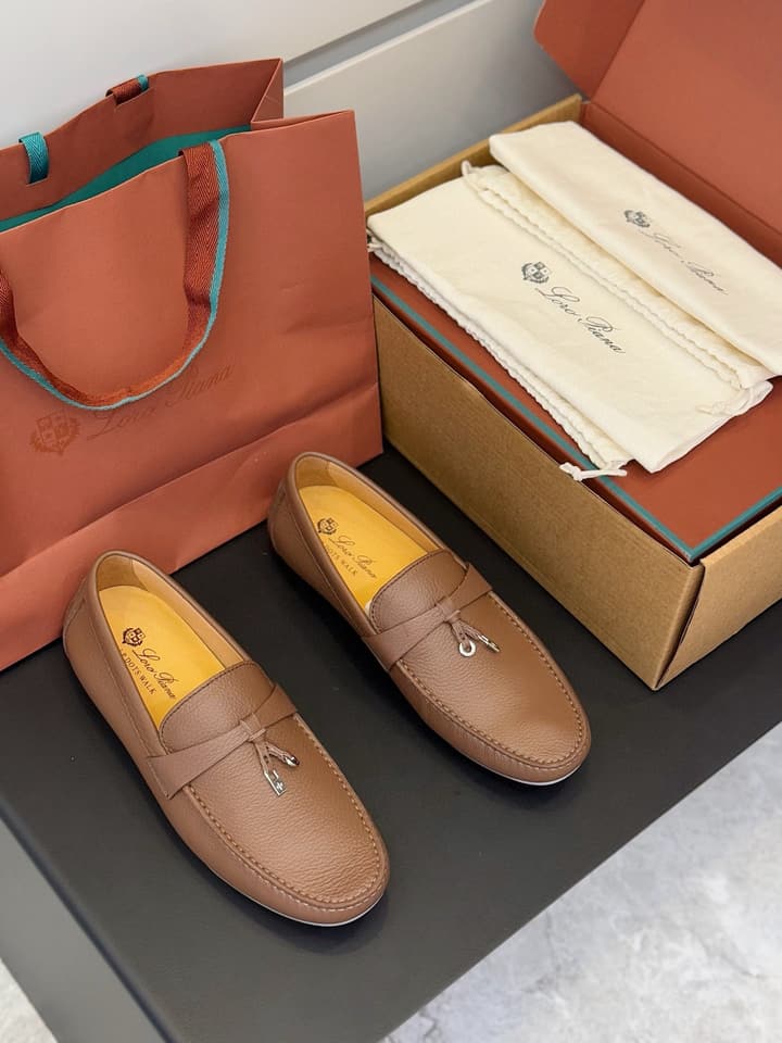 Loro Piana LP Italian Handmade Driving Shoes in Beige Suede Moccasin