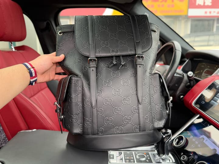 Gucci GG Supreme Men's Travel Backpack in Black Gg Supreme