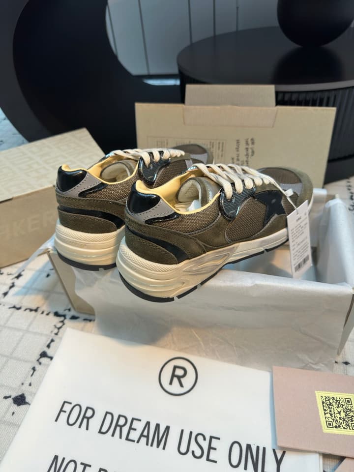 Golden Goose Deluxe Brand Sneakers