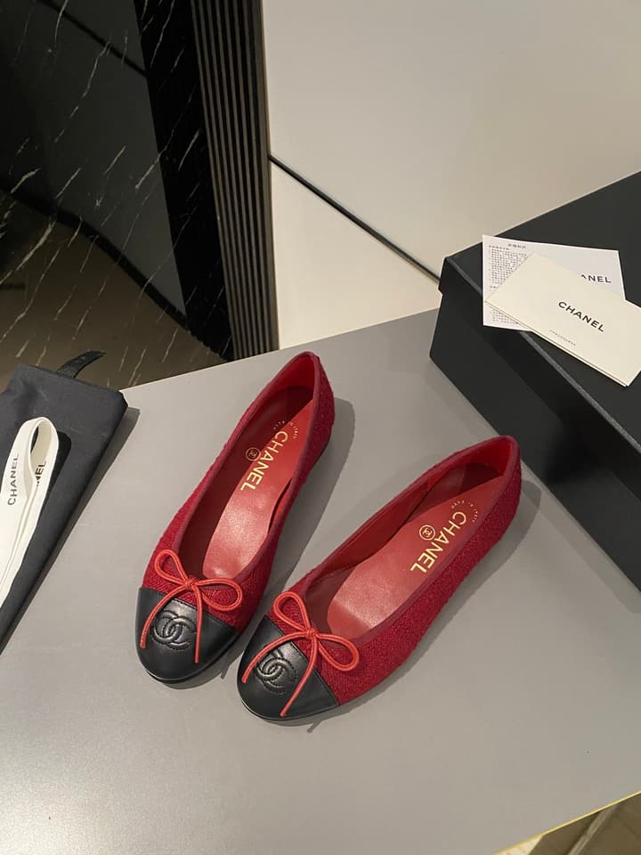 Chanel Classic Ballet Flats in Shiny Black