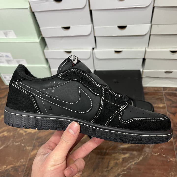 Jordan Travis Scott x Air Jordan 1 Low OG Sneakers