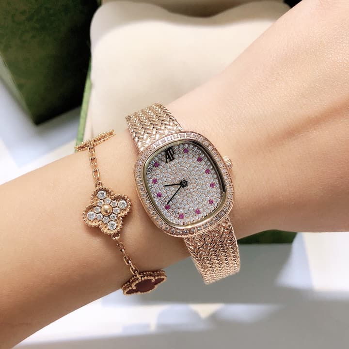 Audemars Piguet Vintage Crystal Watch in Gold