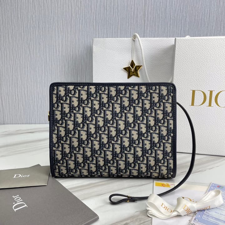 Dior 30 Montaigne Oblique Jacquard Clutch Bag in Beige Oblique