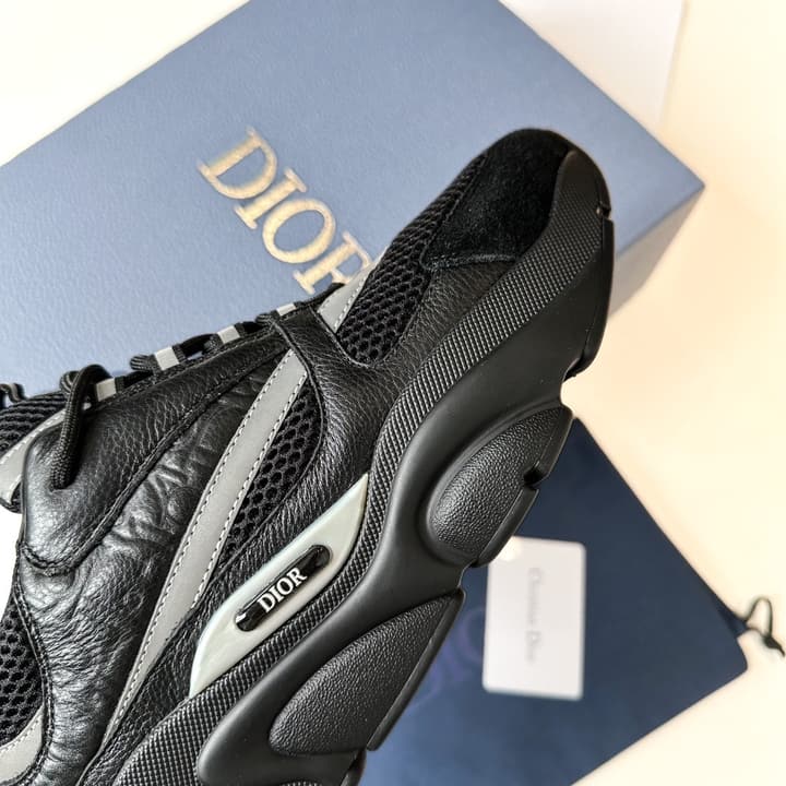 Dior B22 Men's Retro Jogging Sneakers in Black And White Patterned