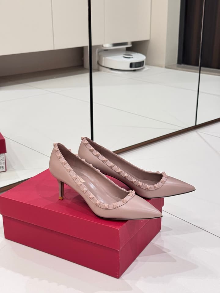 Valentino Classic High-Heel Pumps in Nude Pink Studded