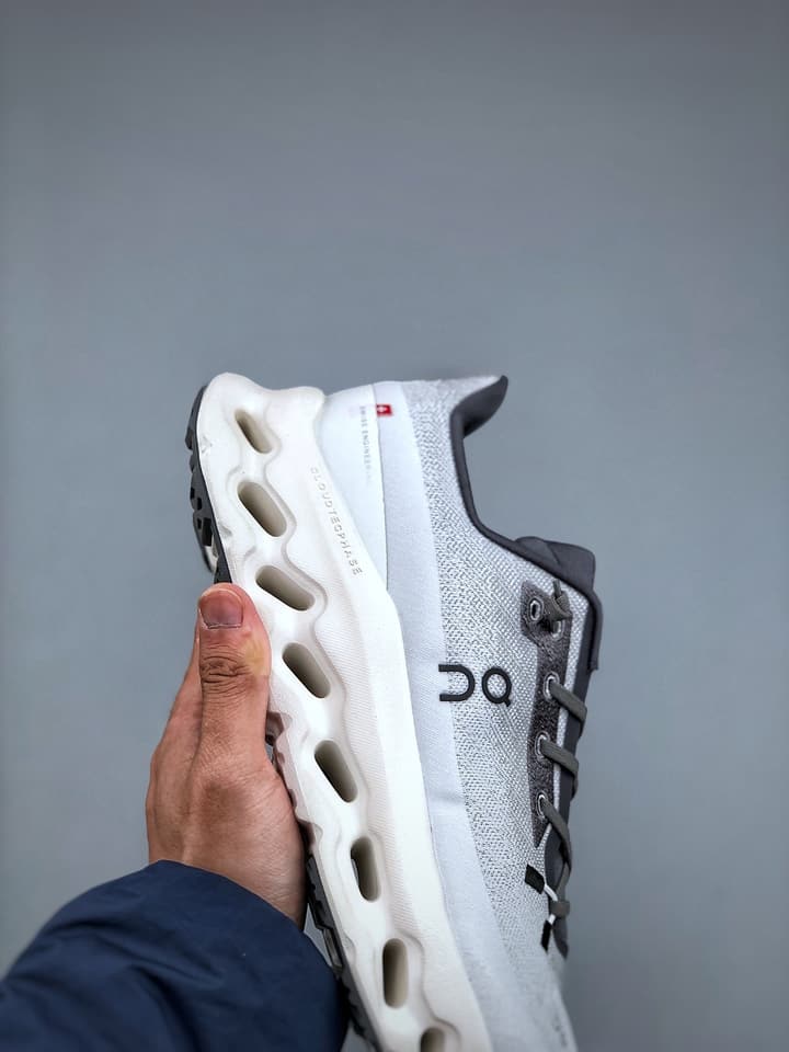On Cloudtilt Lightweight Sneakers