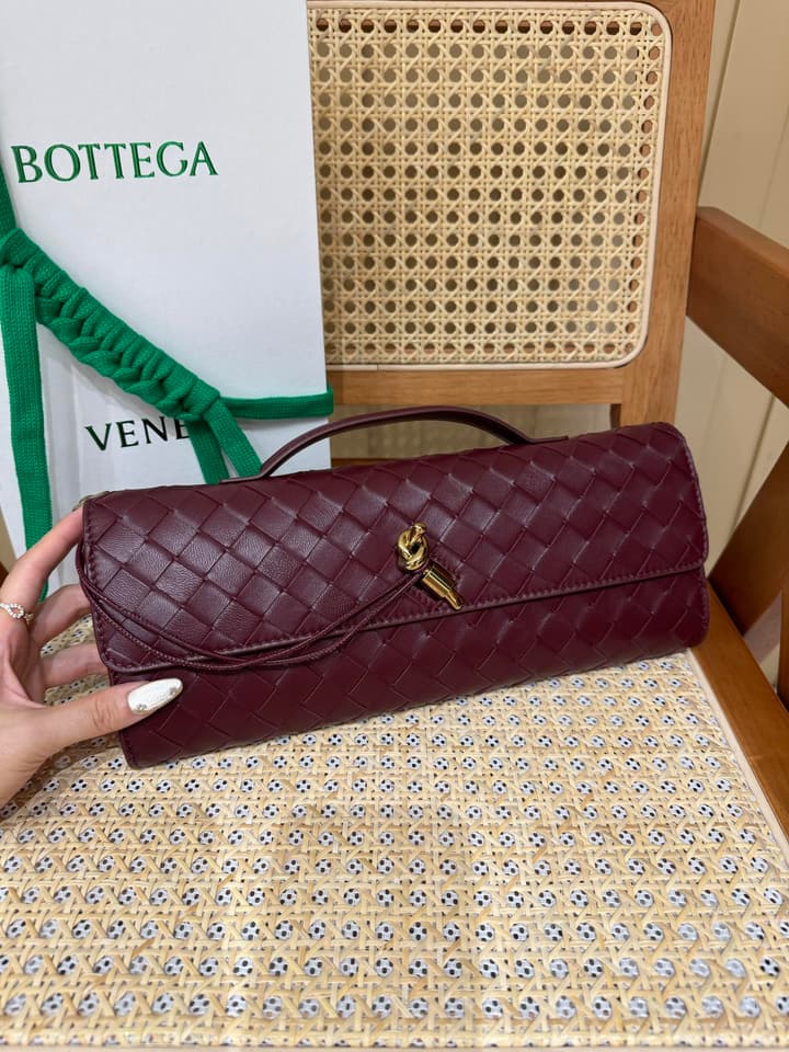 Bottega Veneta Andiamo Clutch