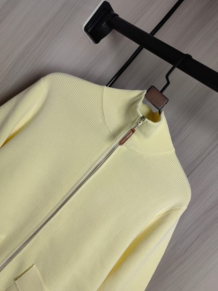 Hermès Unisex Wool-Blend Knit Cardigan – Autumn/Winter in Black With Orange H Pockets