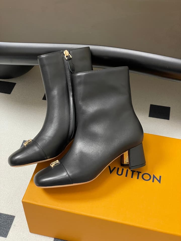 Louis Vuitton LV Swing Metal Heel Ankle Boots – 25SS Autumn/Winter Collection in Black