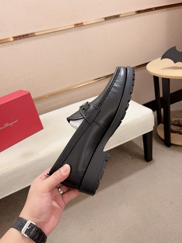 Ferragamo Driving Shoes in Shiny Black Leather