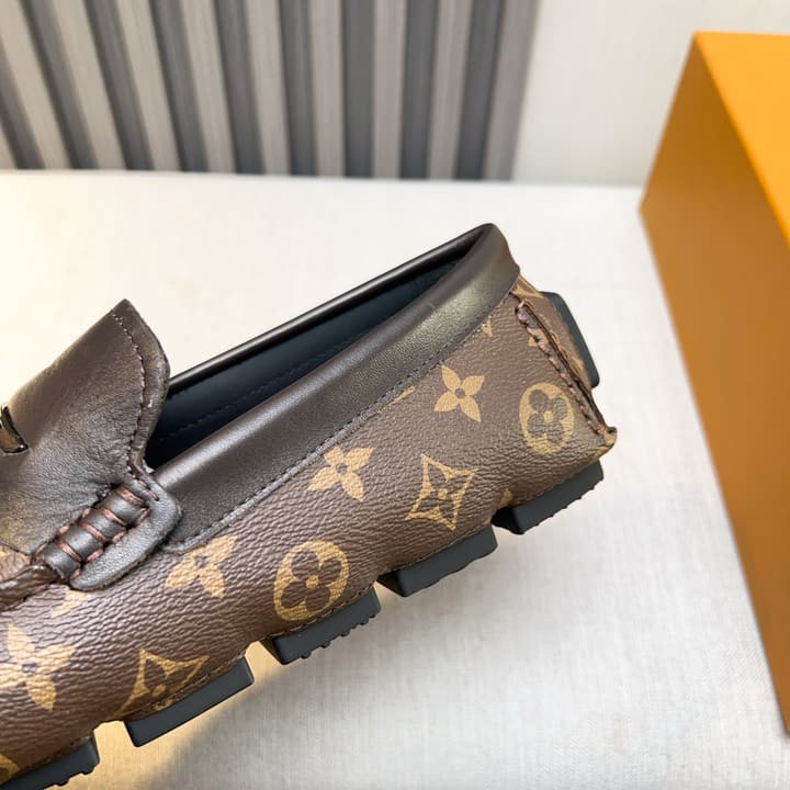 Louis Vuitton Pebbled Leather Driving Shoes in Black Textured Leather