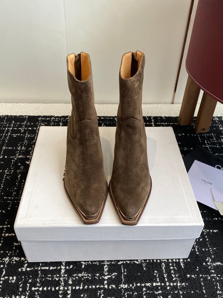 Celine Retro Chunky Chelsea Ankle Boots – 25SS in Classic Brown Suede