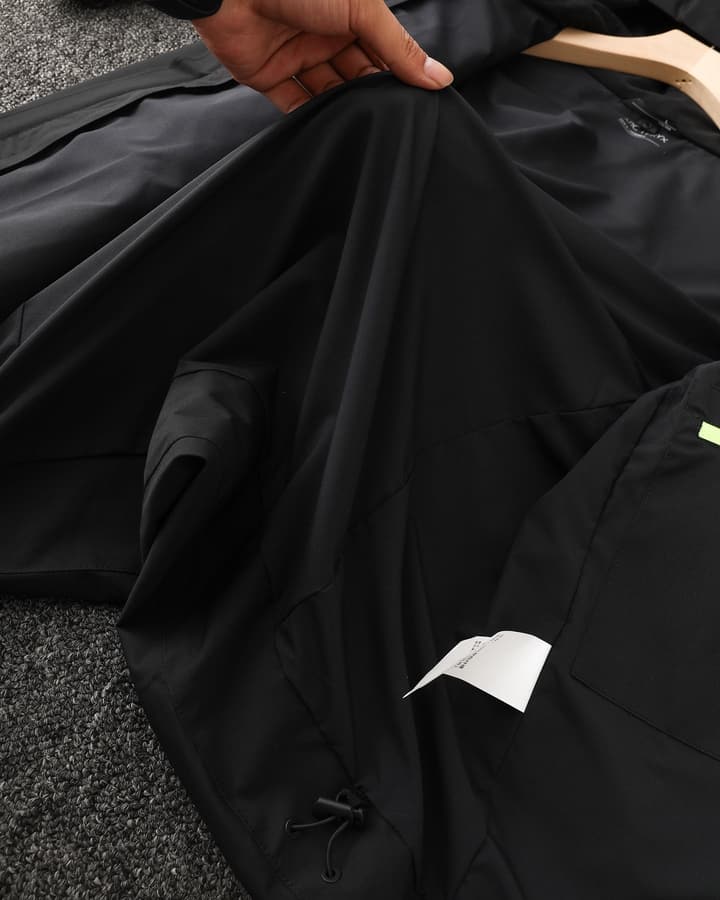 Arc'teryx 3-in-1 Detachable Windbreaker Jacket – 24FW in Black