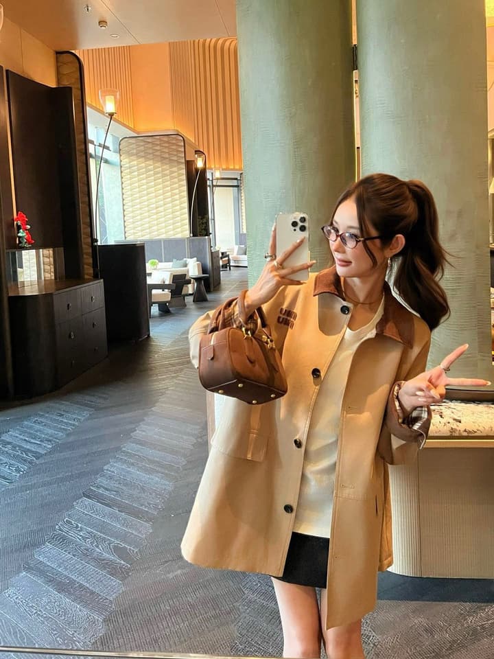 Miu Miu Collar Patchwork Trench Coat – 25SS in Creamy Beige