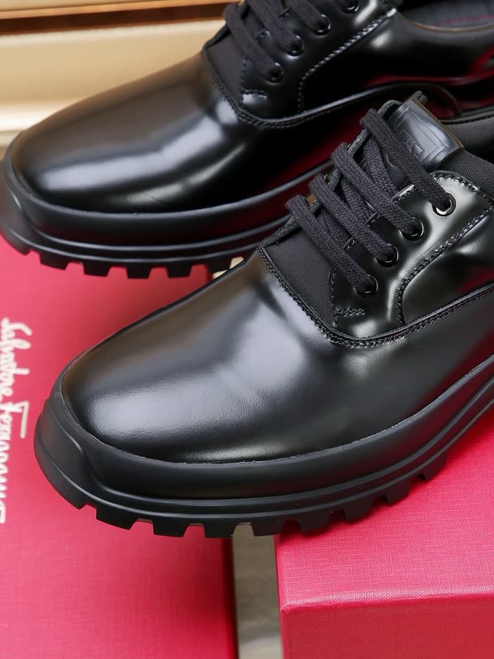 Ferragamo Business Leather Dress Shoes in Shiny Black Leather Derby