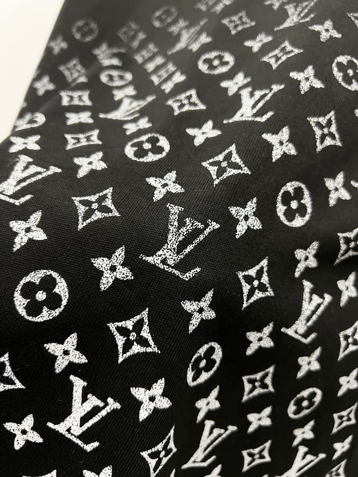 Louis Vuitton Gradient Monogram T-Shirt – 2025 Summer Collection in Black Bottom Gradient Monogram