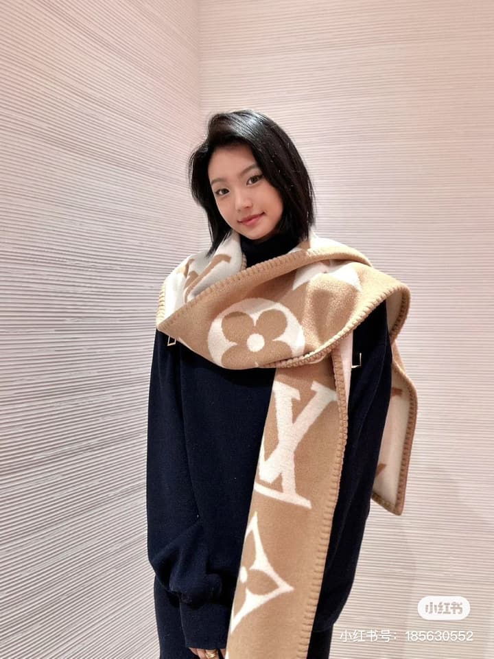Louis Vuitton Monogram Jacquard Cashmere Scarf – 2023 Collection