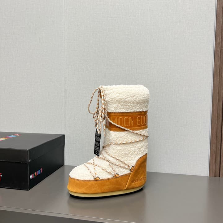 Moon Boot Fluffy Y2K Snow Boots – 2024FW in Black