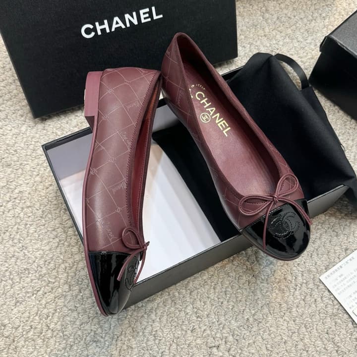 Chanel Classic Round-Toe Ballet Flats – Spring/Summer Collection – 25SS in Burgundy