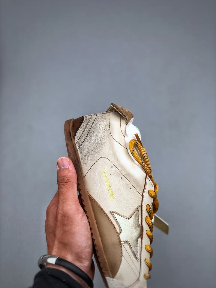 Golden Goose Distressed German Army Trainers – 25SS in Brown