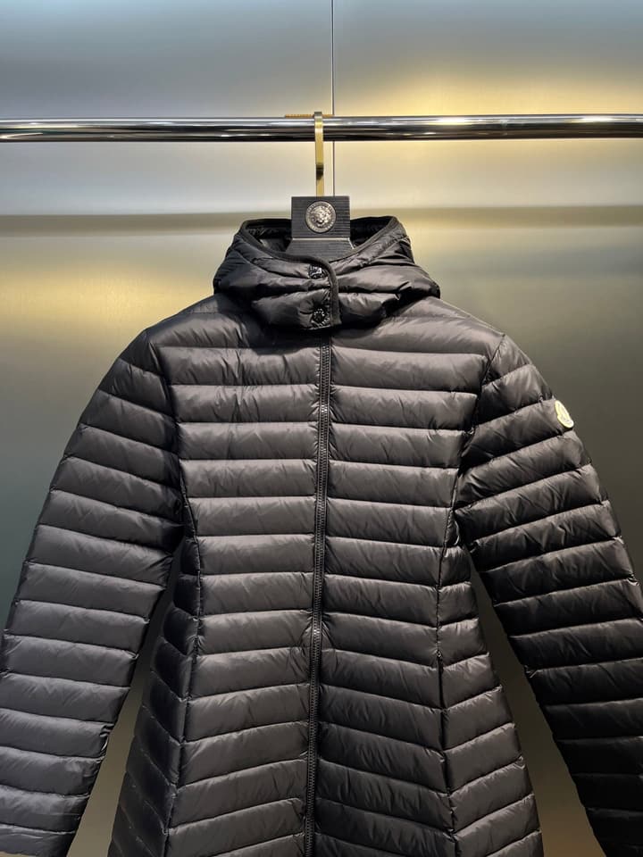 Moncler Waist-Cinching Hooded Down Jacket – Autumn/Winter Collection in Gold