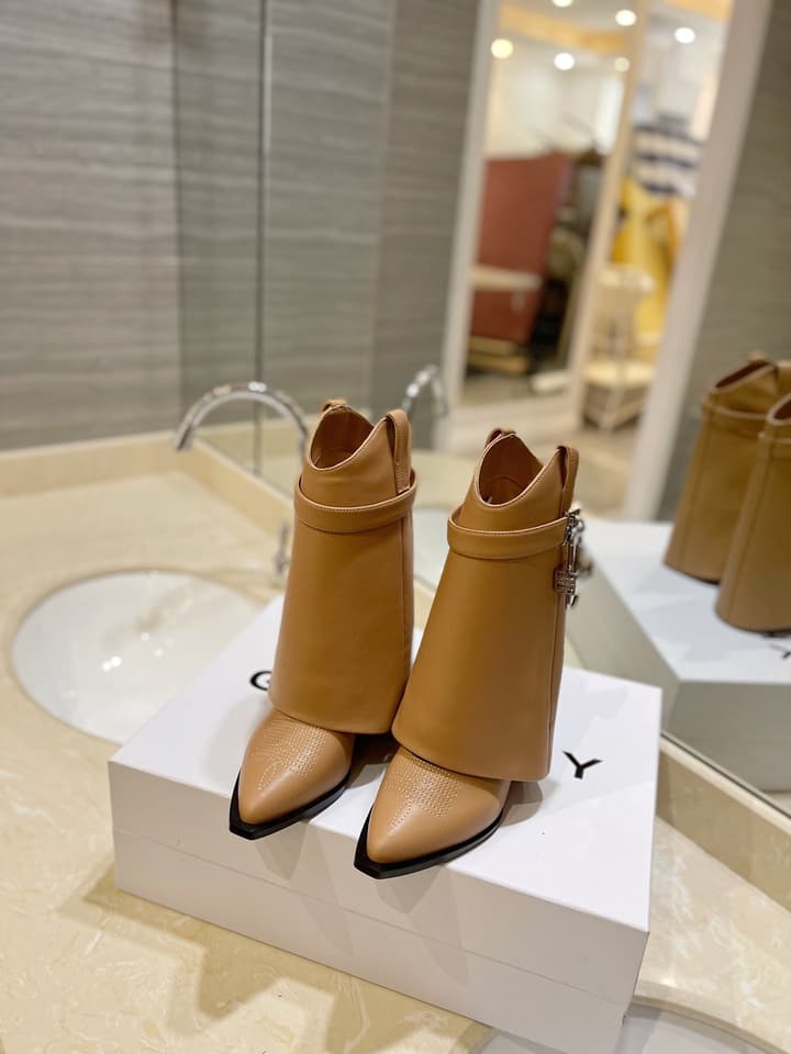 Givenchy Embroidered Lock Ankle Boots – 2023SS in Blush Leather