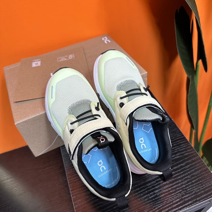 On Kids Running Sneakers – Kids Collection in Black
