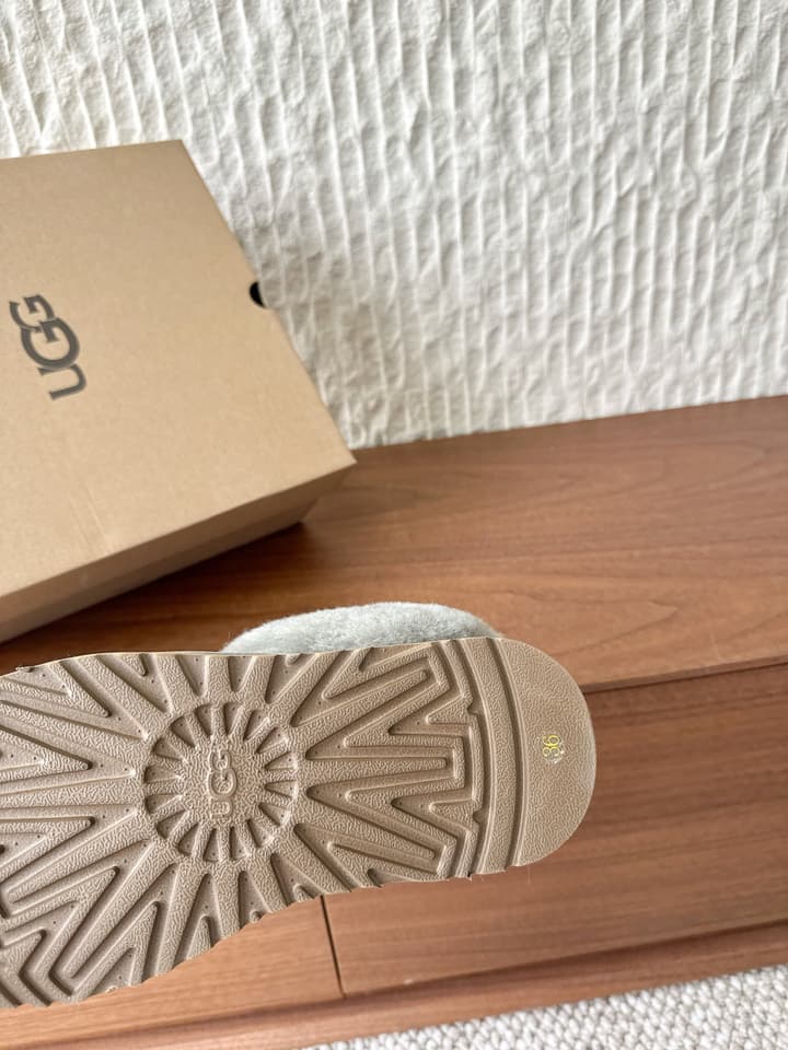UGG Sheepskin Fur-Lined Slippers – Autumn/Winter Collection in Tall Light Pink With Cream Fur