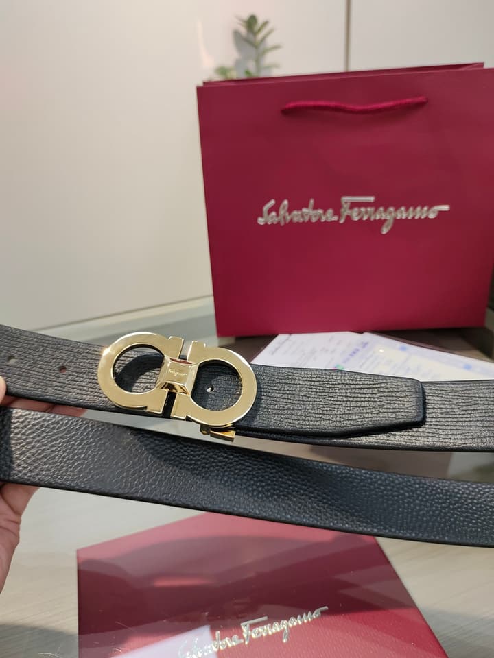 Ferragamo Reversible Leather Belt with Copper Buckle in Dark Leather With Black Buckle