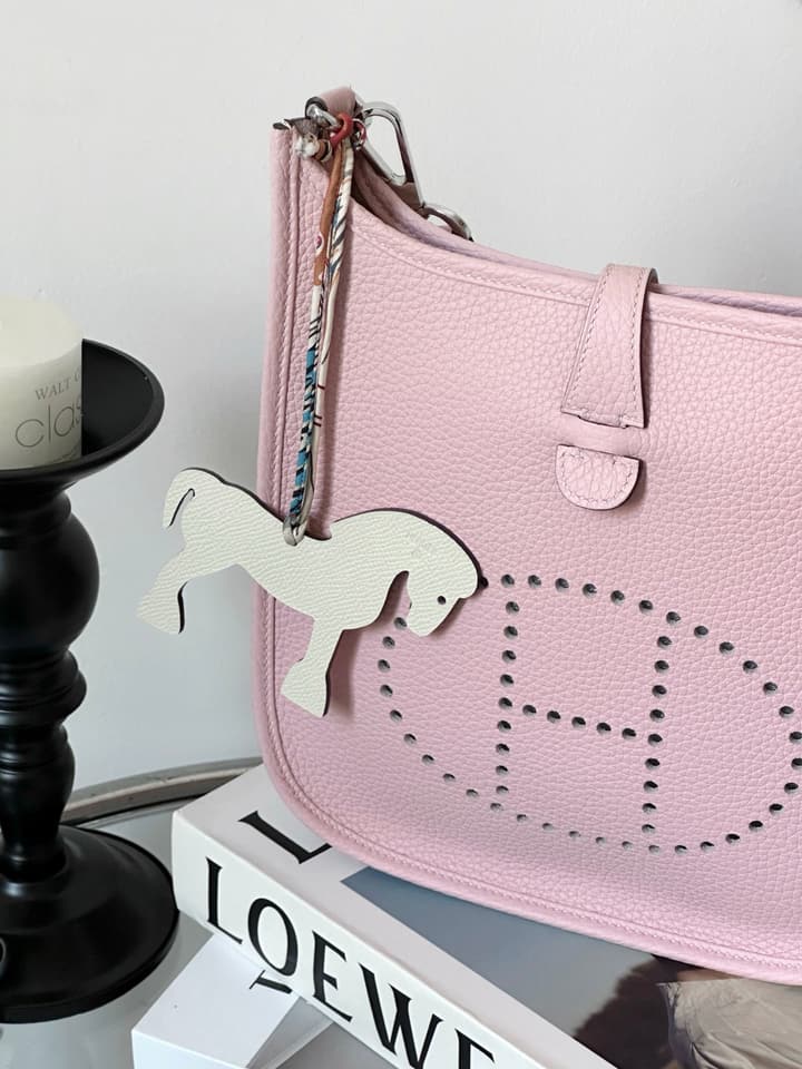 Hermès Evelyne 23 Shoulder Bag – Sakura Pink
