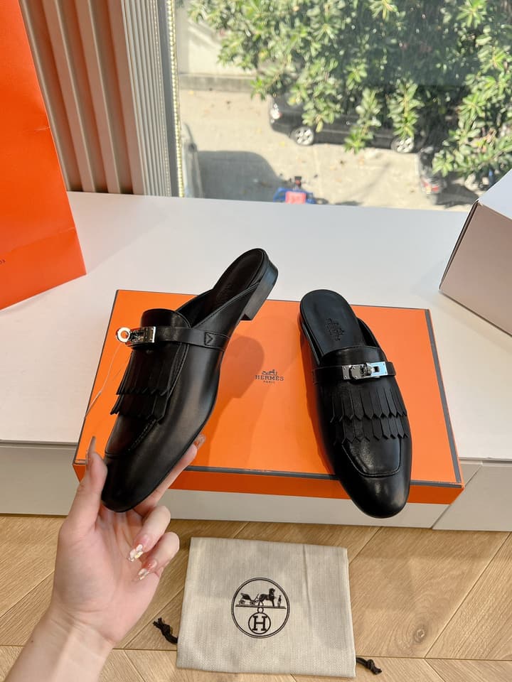 Hermès Calfskin Mules – 25SS/FW Collection in Black Embossed Leather With Silver Hardware