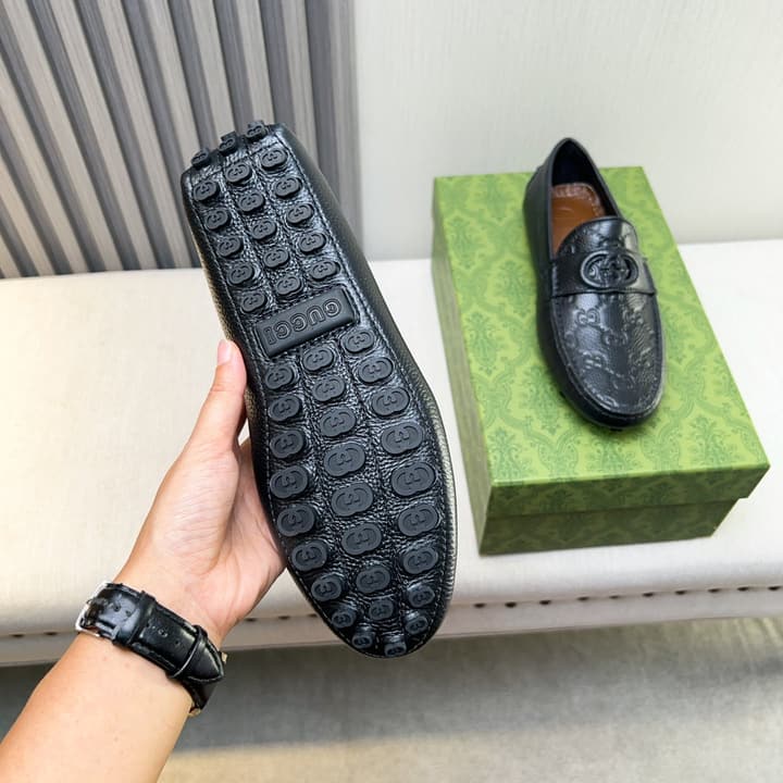 Gucci Premium Leather Loafers in Black Embossed Leather