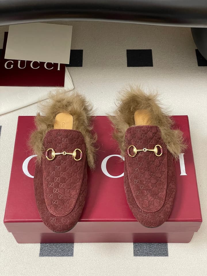 Gucci Princetown Classic Wool Mules – 2025 Fall Latest Edition in Black Croc Embossed Leather