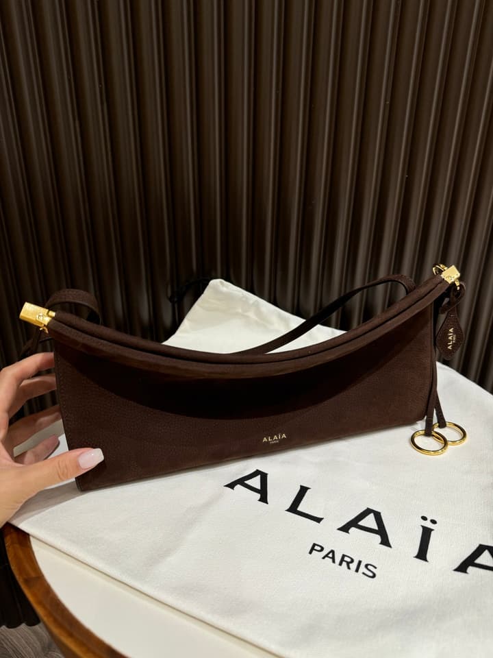 Alaïa Le Click Arc Bag
