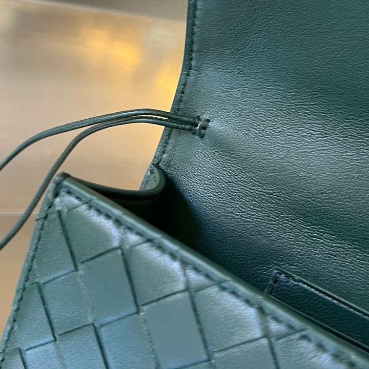 Bottega Veneta Intrecciato Knot Clutch Bag in Gold