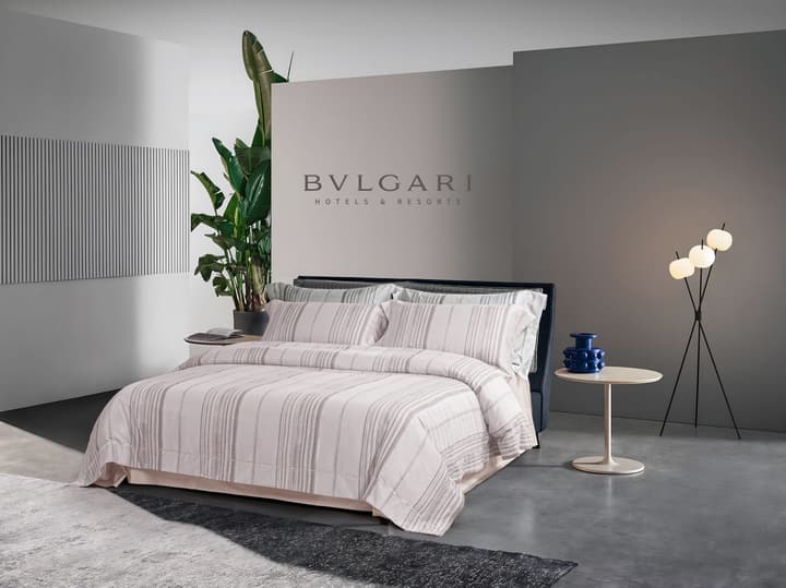 Hotel Grand High-End Pima Cotton Silk Jacquard Bed Set in Silver Jacquard Stripe