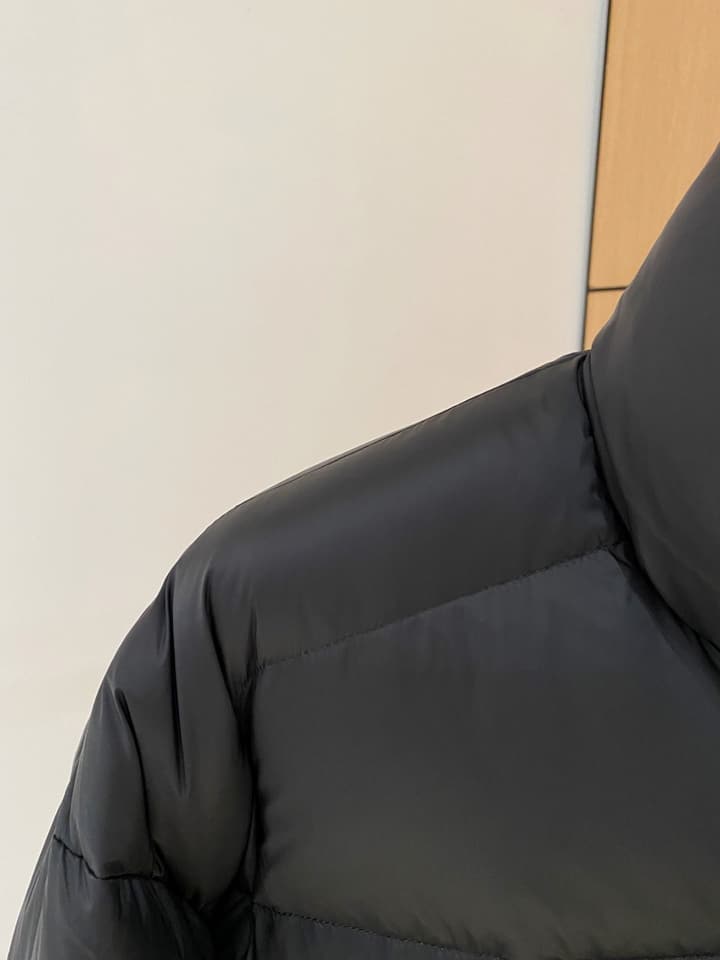 Moncler Designer Down Jacket – 2025 Latest Model in Dark Gray/black With Blue Lining