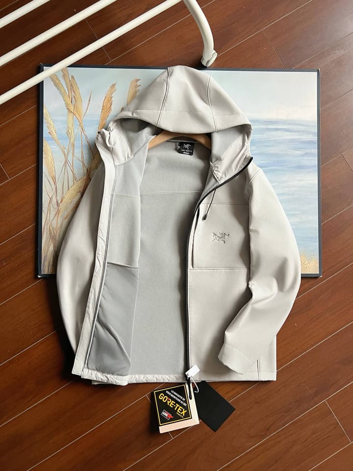 Arc'teryx GAMMA MX Softshell Hooded Jacket in Black