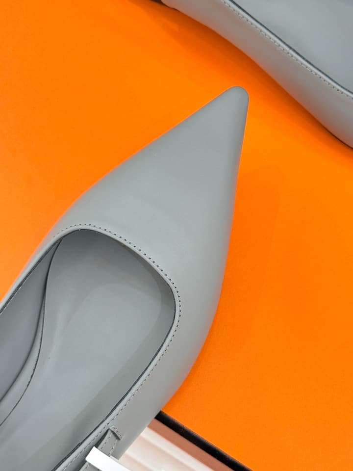 Hermès Kelly Buckle Pointed Toe Flat Sandals in Cream Beige