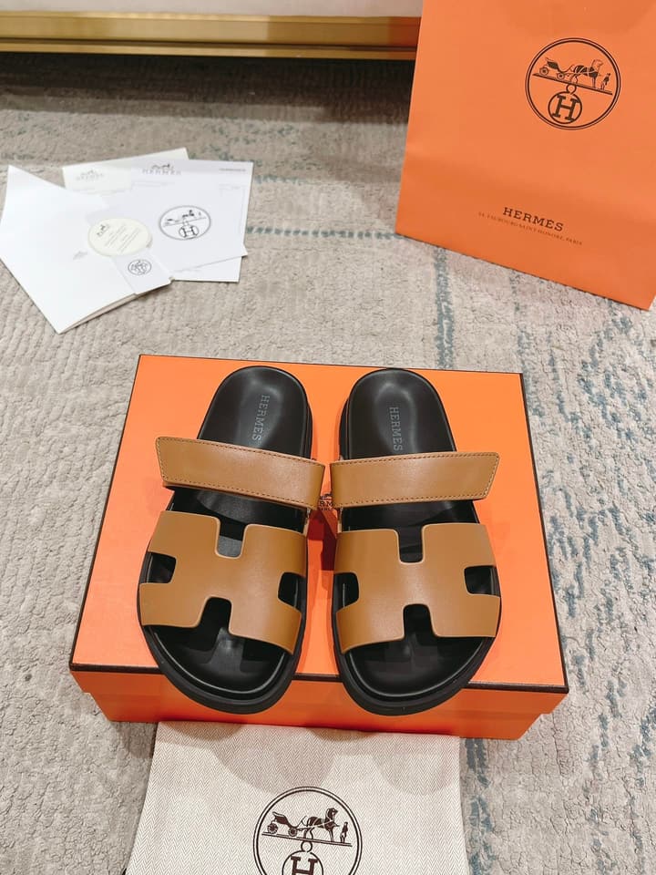 Hermès Chypre Leather Unisex Slides – 2023SS in Blush Pink